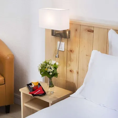 Le Compostelle 3* Paris